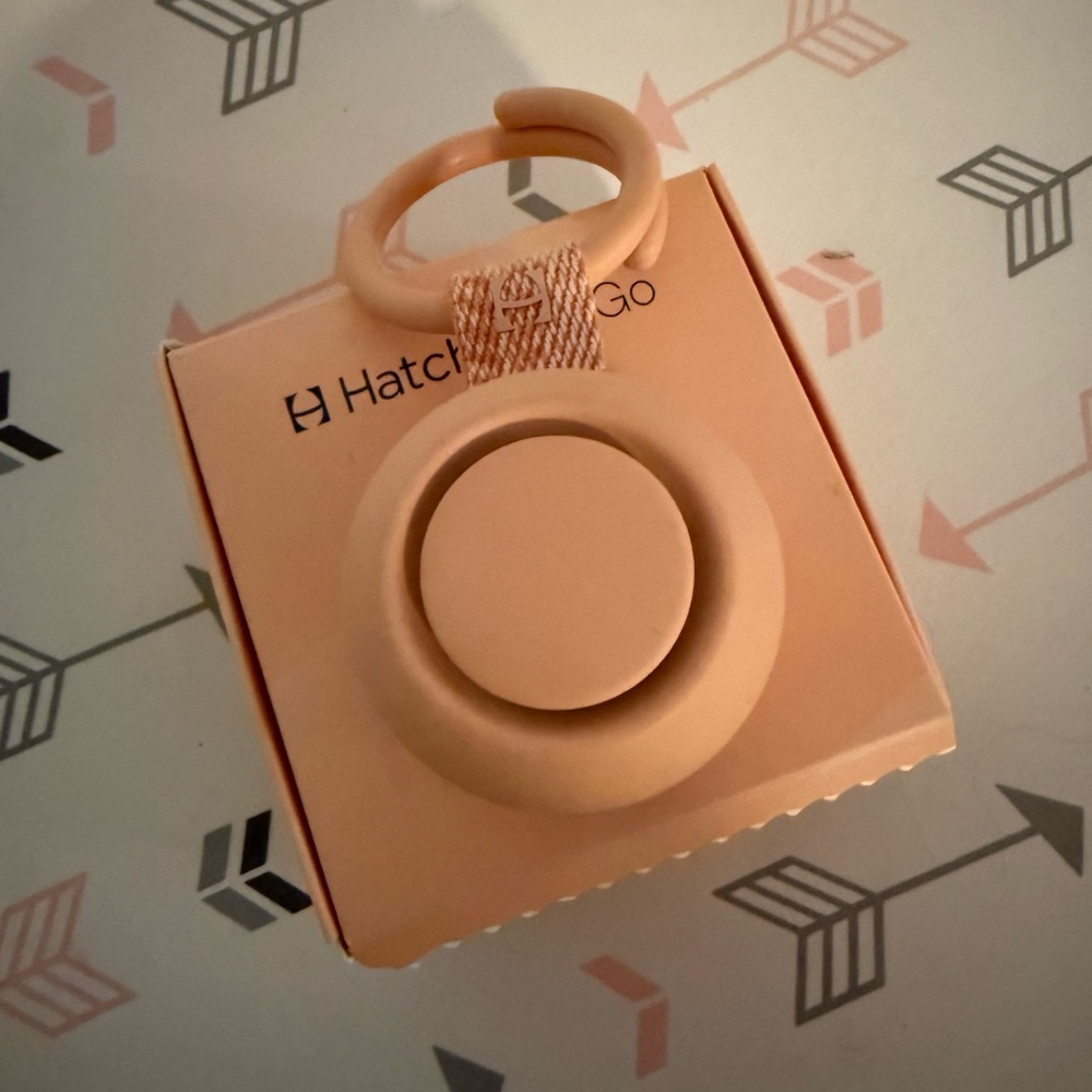 Hatch rest go Portable Sound Machine in Soft Peach